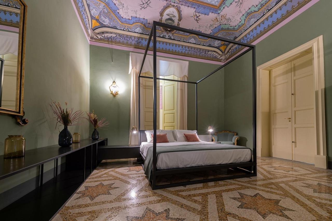Palazzo Francesco Grassi 2* Aradeo